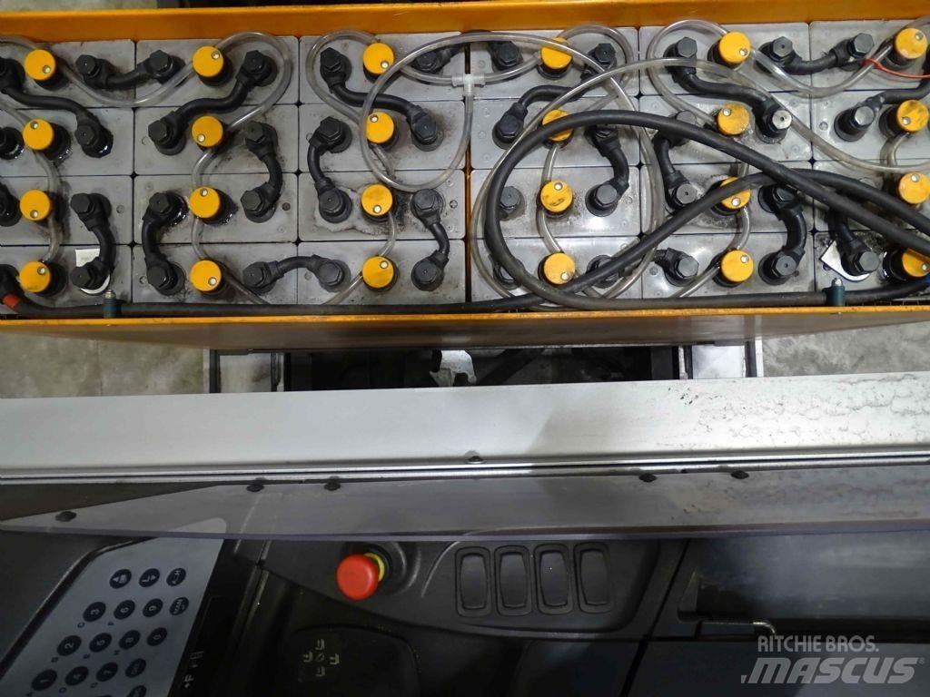 Still FM-X14 Reach truck