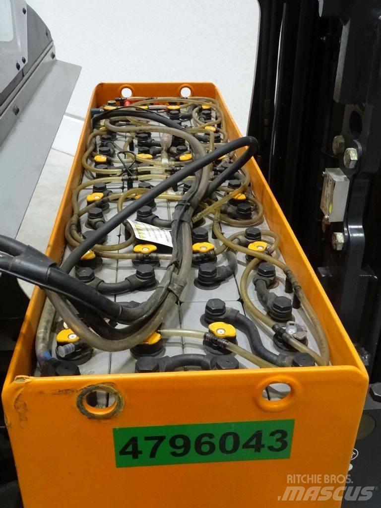 Still FM-X14 Reach truck