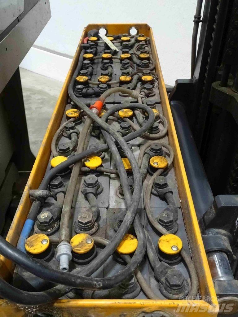 Still FM-X14 Reach truck