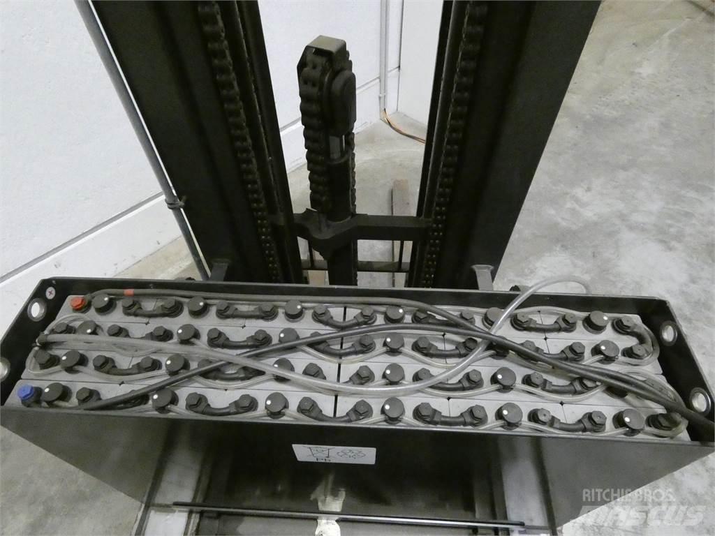 Still FM-X14 Reach truck