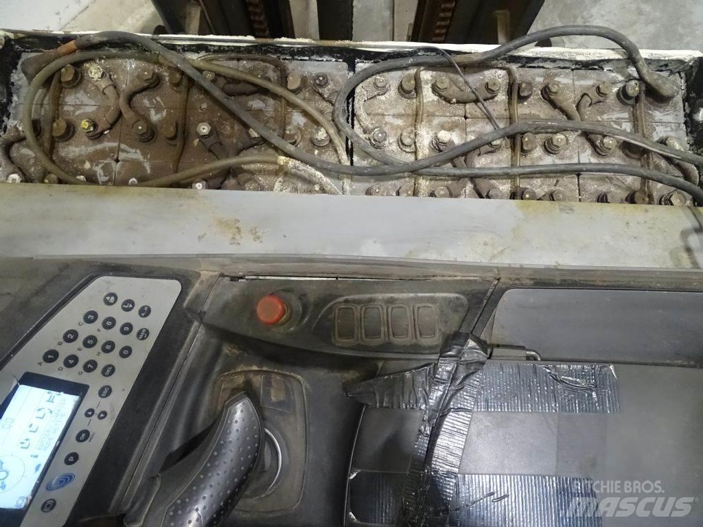 Still FM-X14 Reach truck