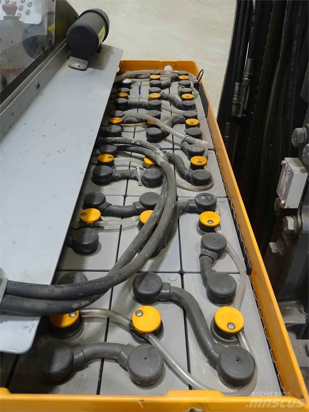 Still FM-X14 Reach truck