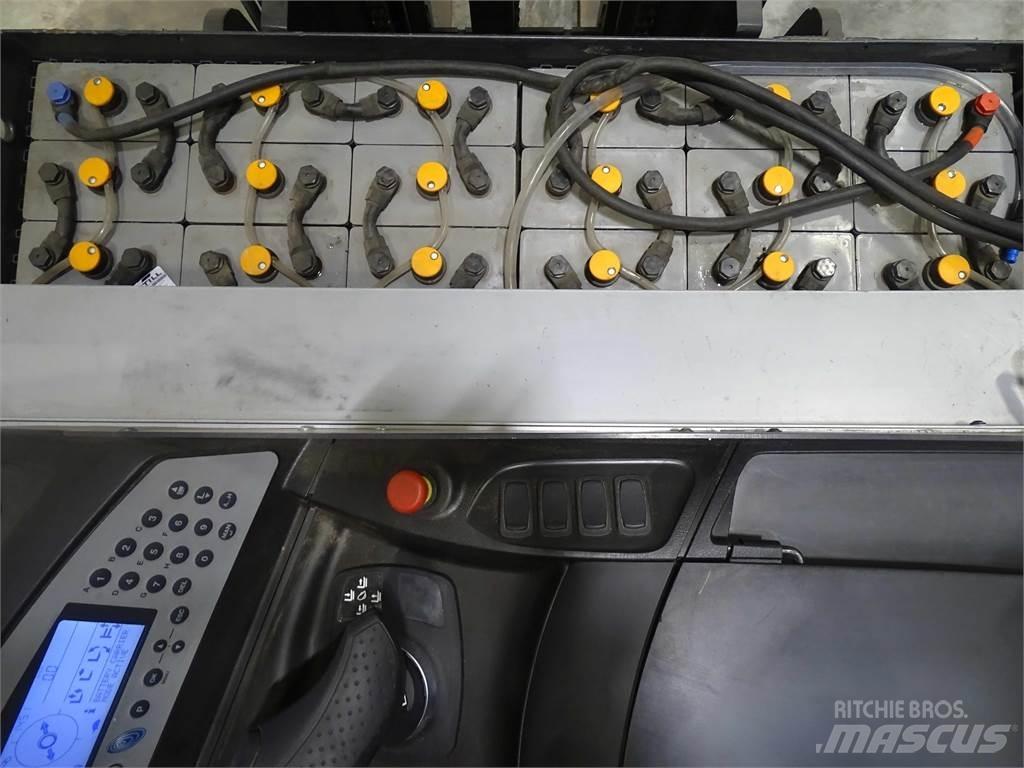 Still FM-X14 Reach truck
