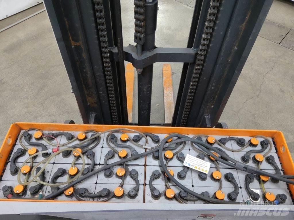 Still FM-X14 Reach truck
