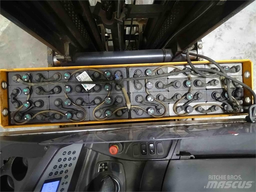 Still FM-X14 Reach truck