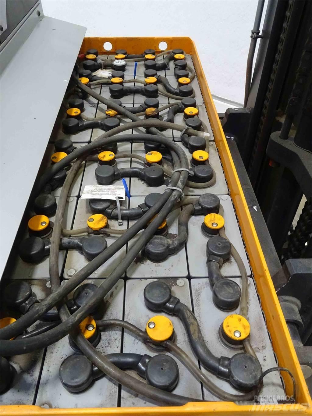 Still FM-X14 Reach truck