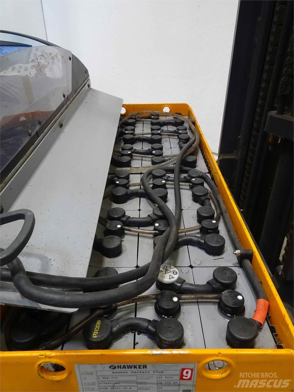 Still FM-X14 Reach truck