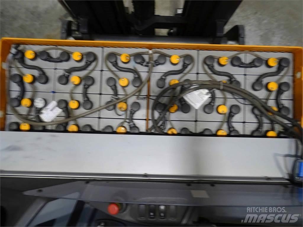 Still FM-X14 Reach truck