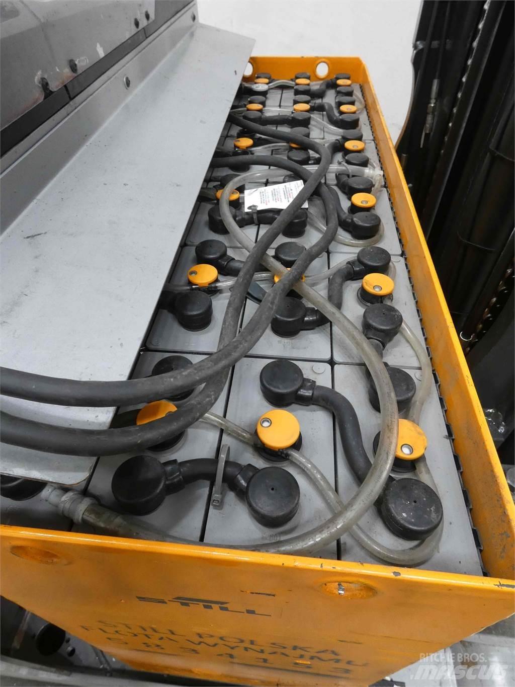 Still FM-X14 Reach truck