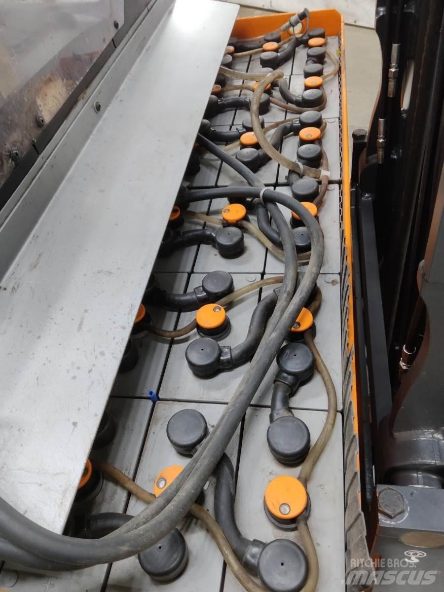 Still FM-X14 Reach truck