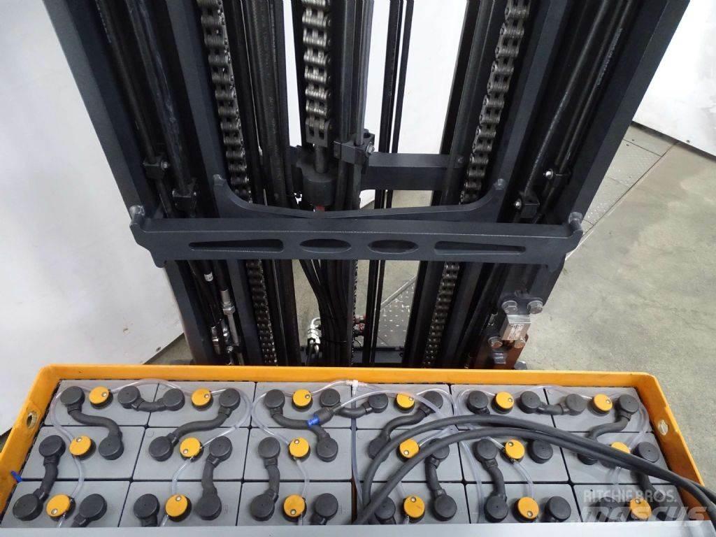 Still FM-X17 Reach truck