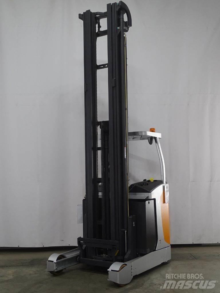 Still FM-X17 Reach truck