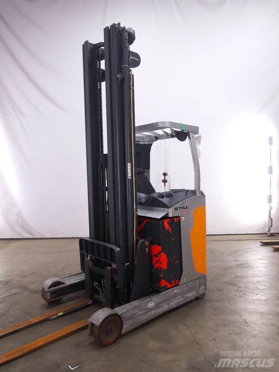 Still FM-X17 Reach truck