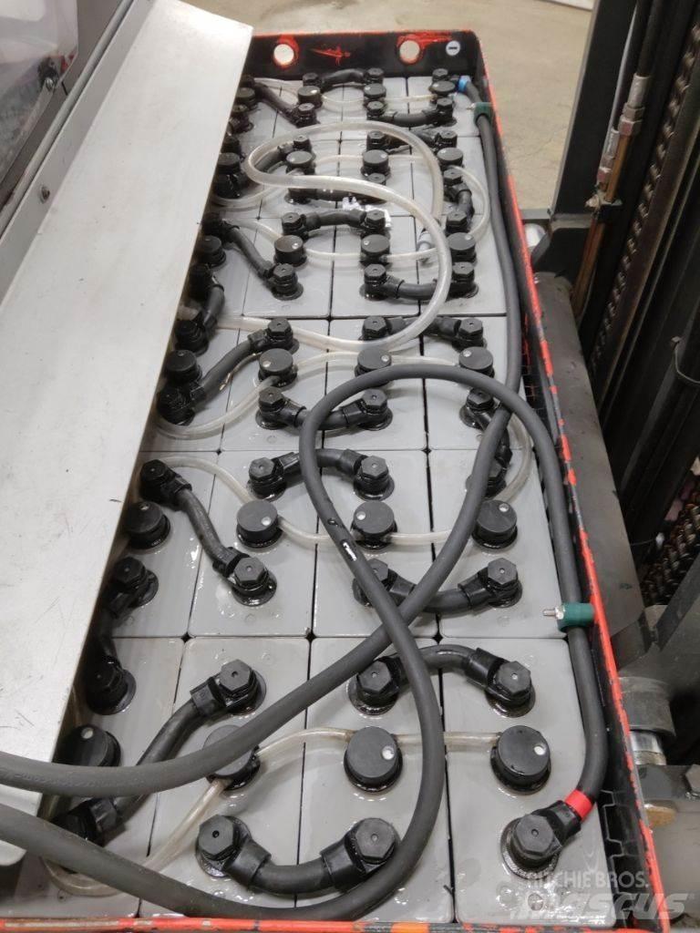 Still FM-X17 Reach truck