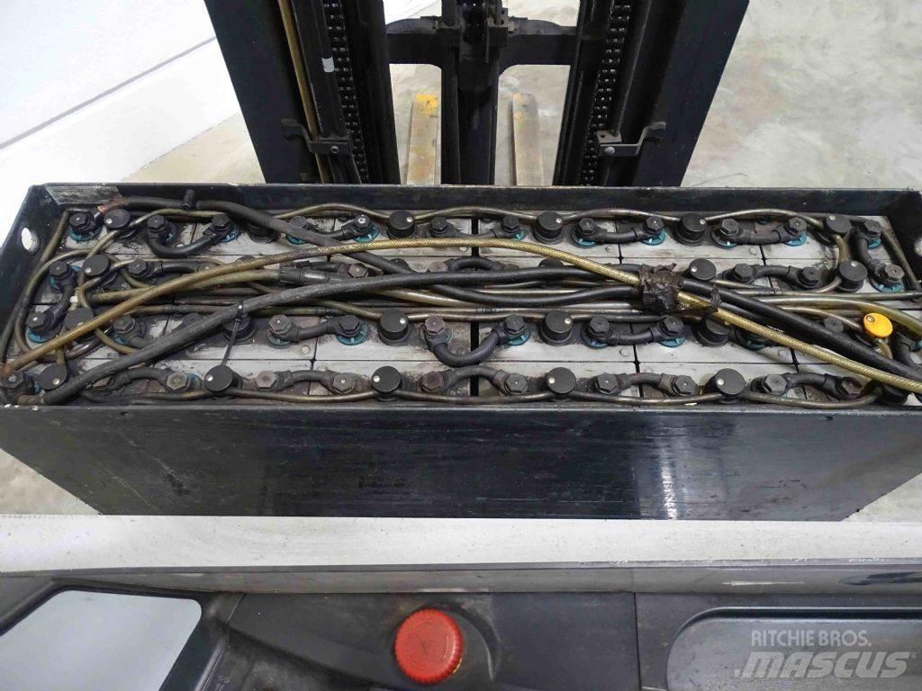 Still FM-X17 Reach truck