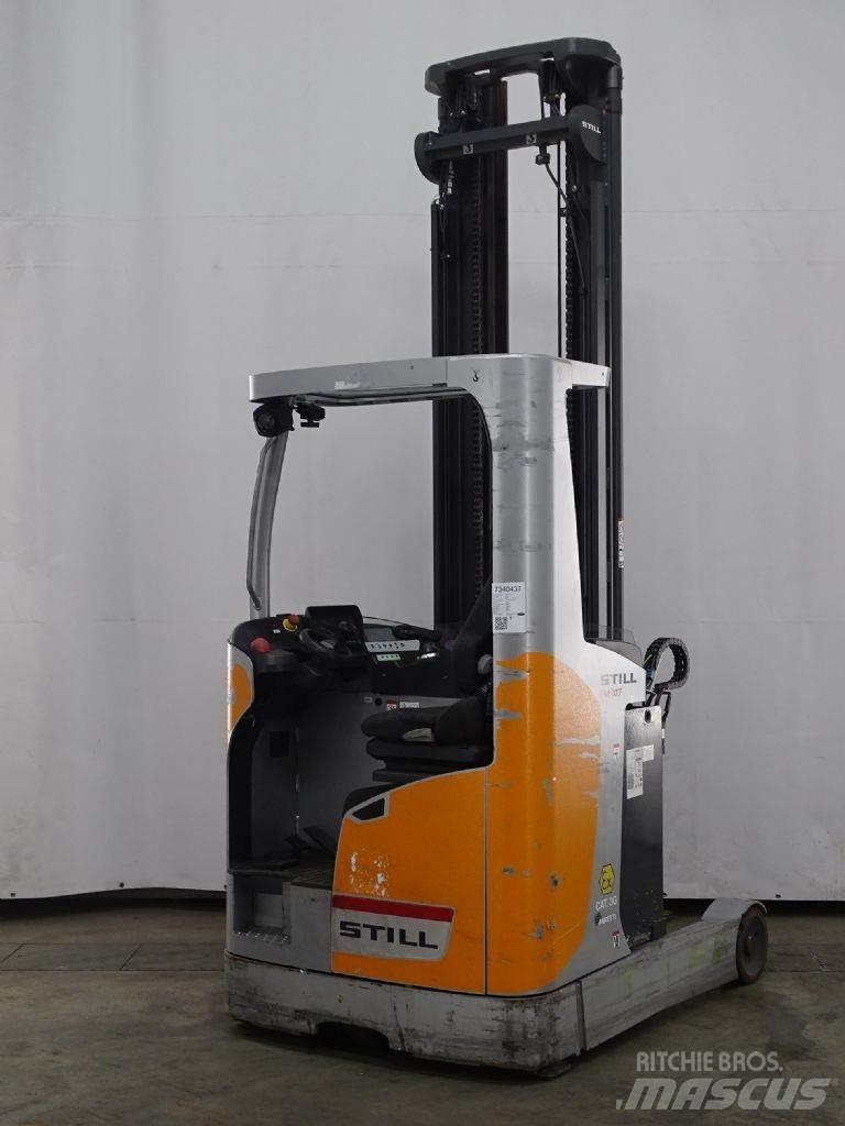 Still FM-X17 Reach truck