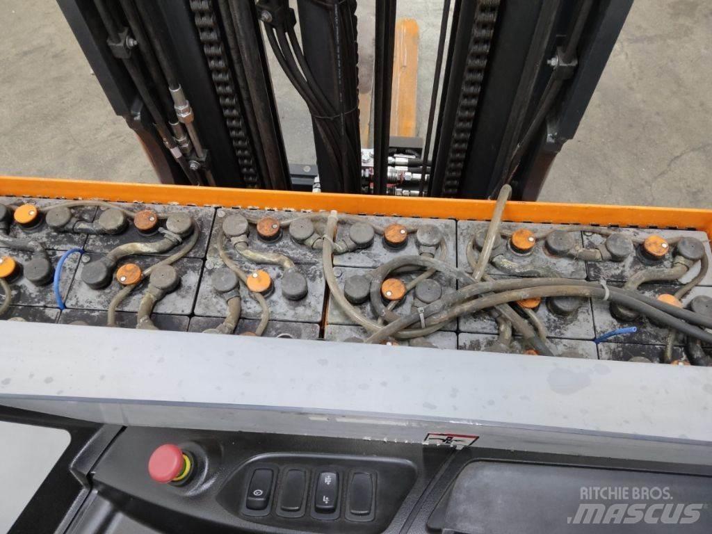 Still FM-X17 Reach truck