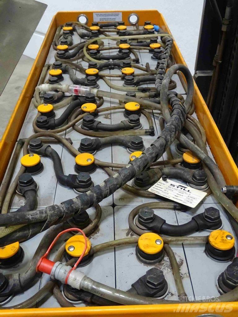 Still FM-X17 Reach truck