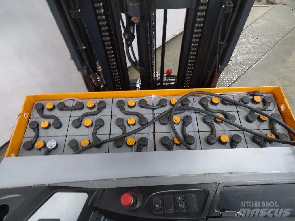 Still FM-X17 Reach truck