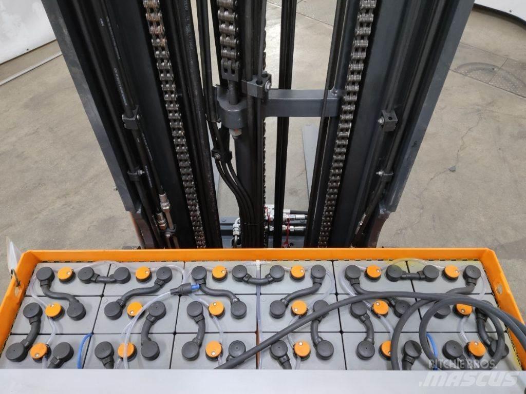 Still FM-X17 Reach truck
