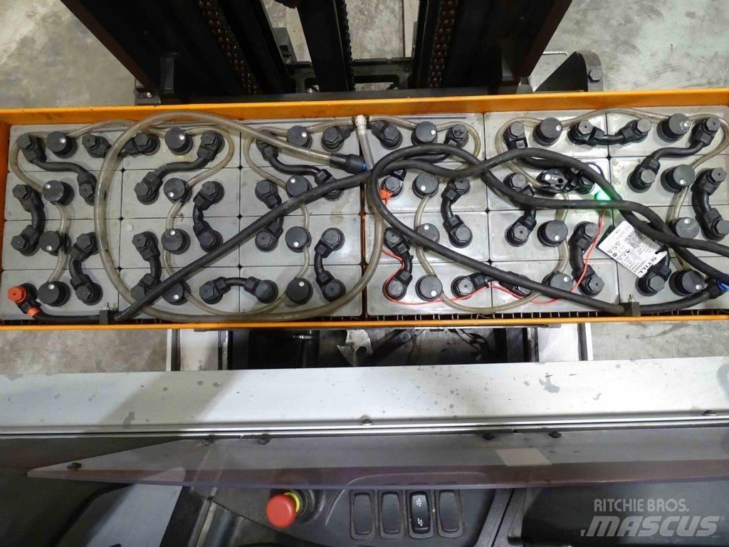 Still FM-X17 Reach truck