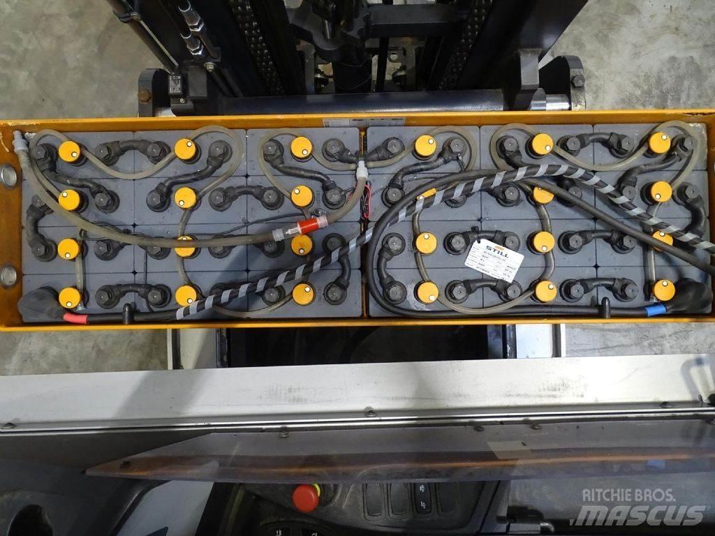 Still FM-X17 Reach truck