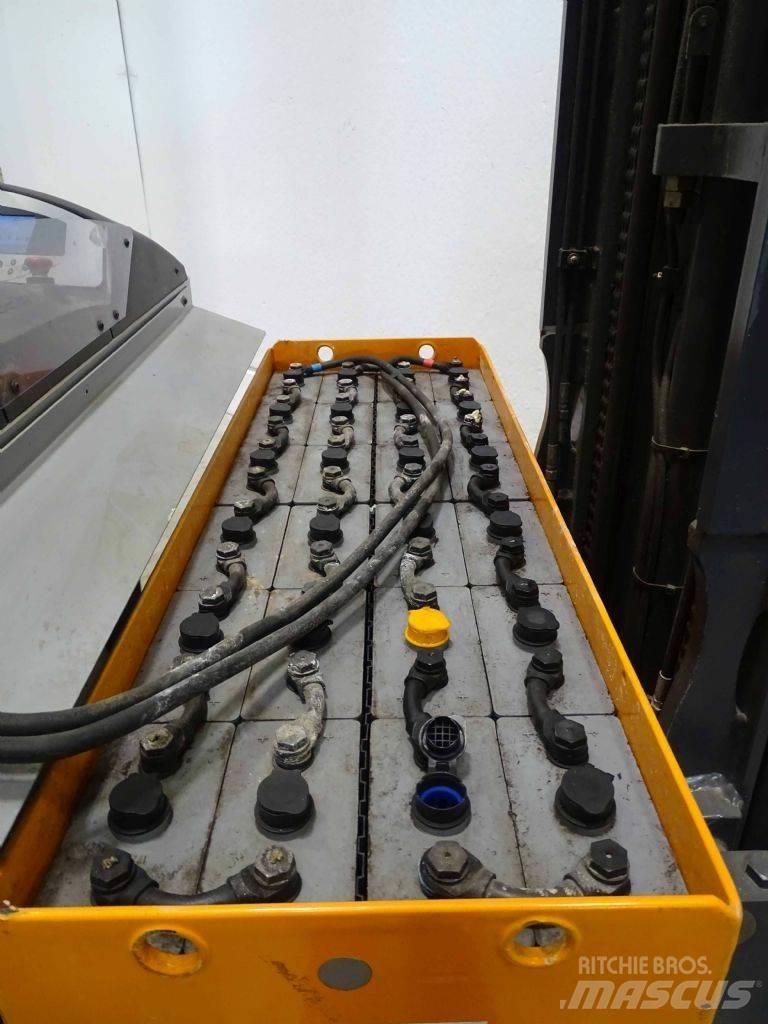 Still FM-X17 Reach truck