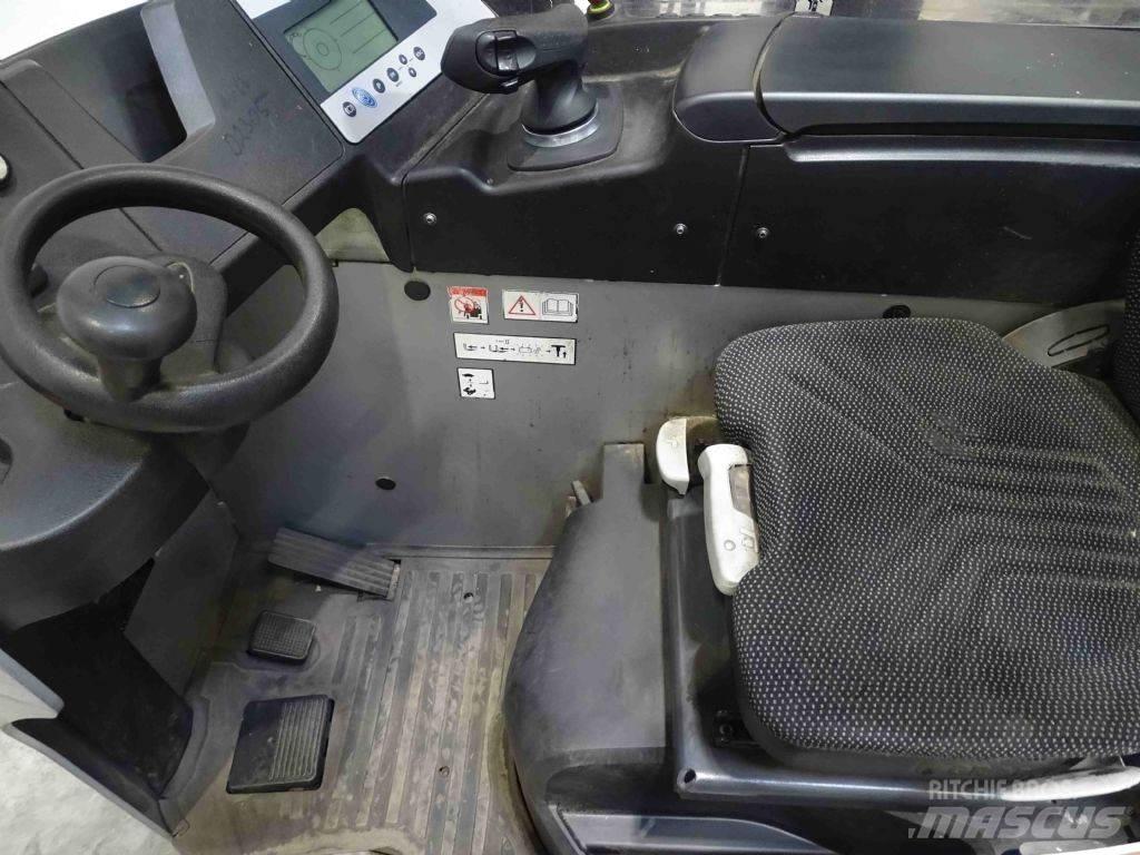 Still FM-X17 Reach truck