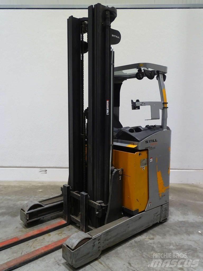Still FM-X17 Reach truck