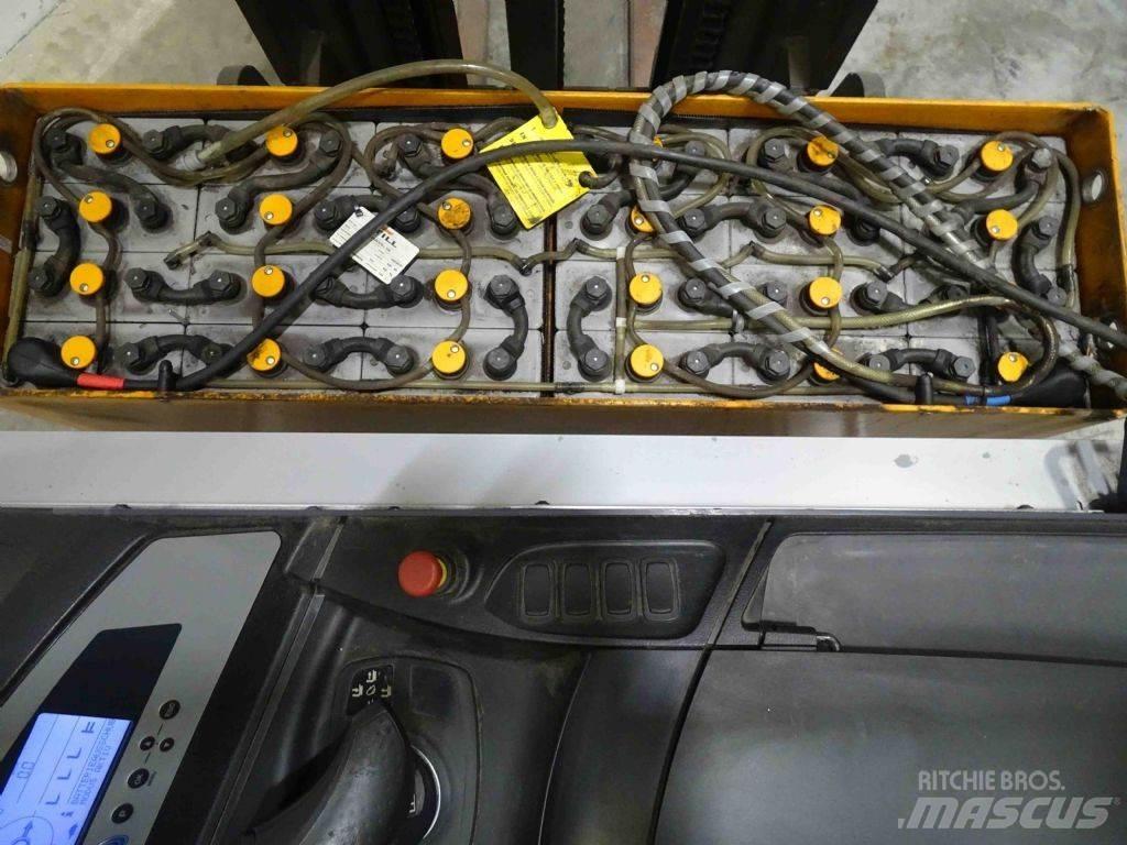 Still FM-X17 Reach truck