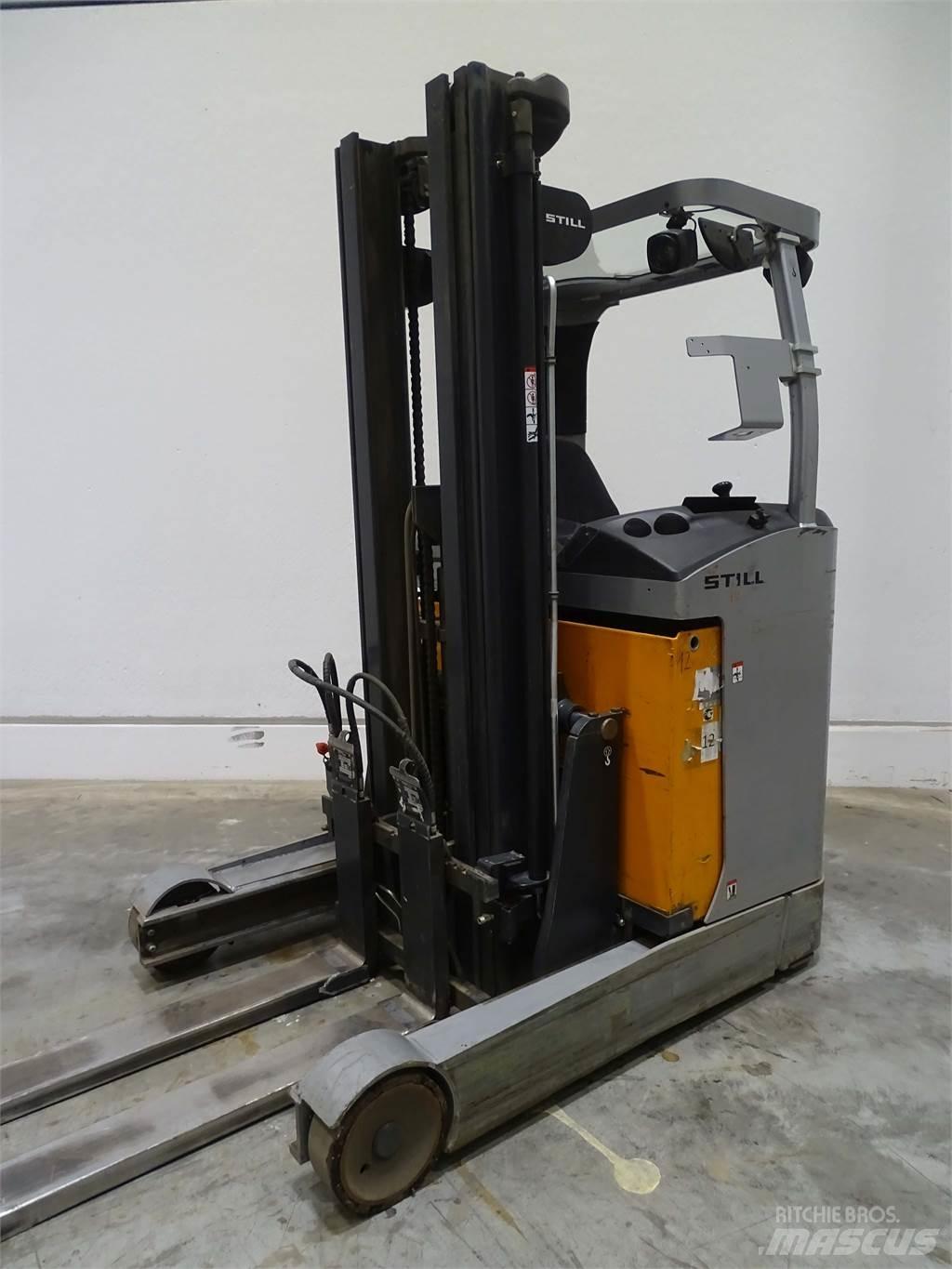 Still FM-X17 Reach truck