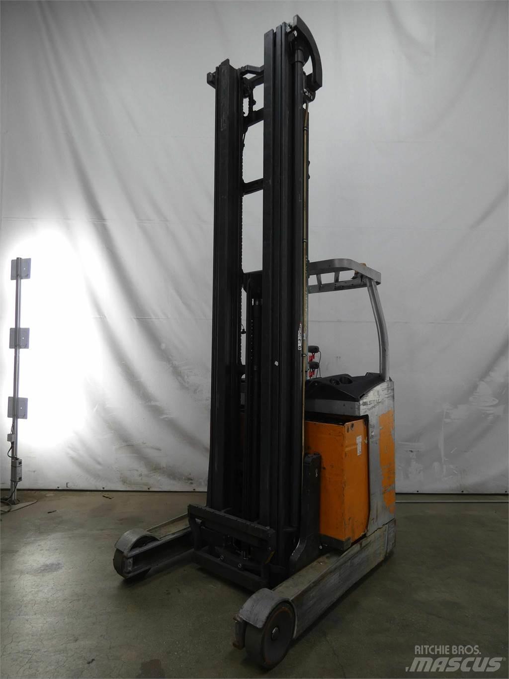 Still FM-X17 Reach truck