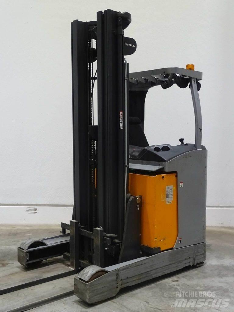 Still FM-X17 Reach truck