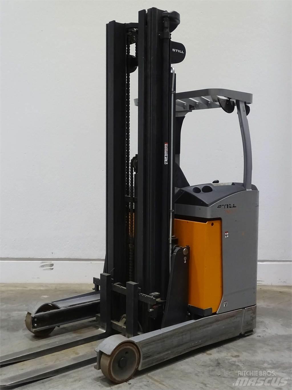 Still FM-X17 Reach truck