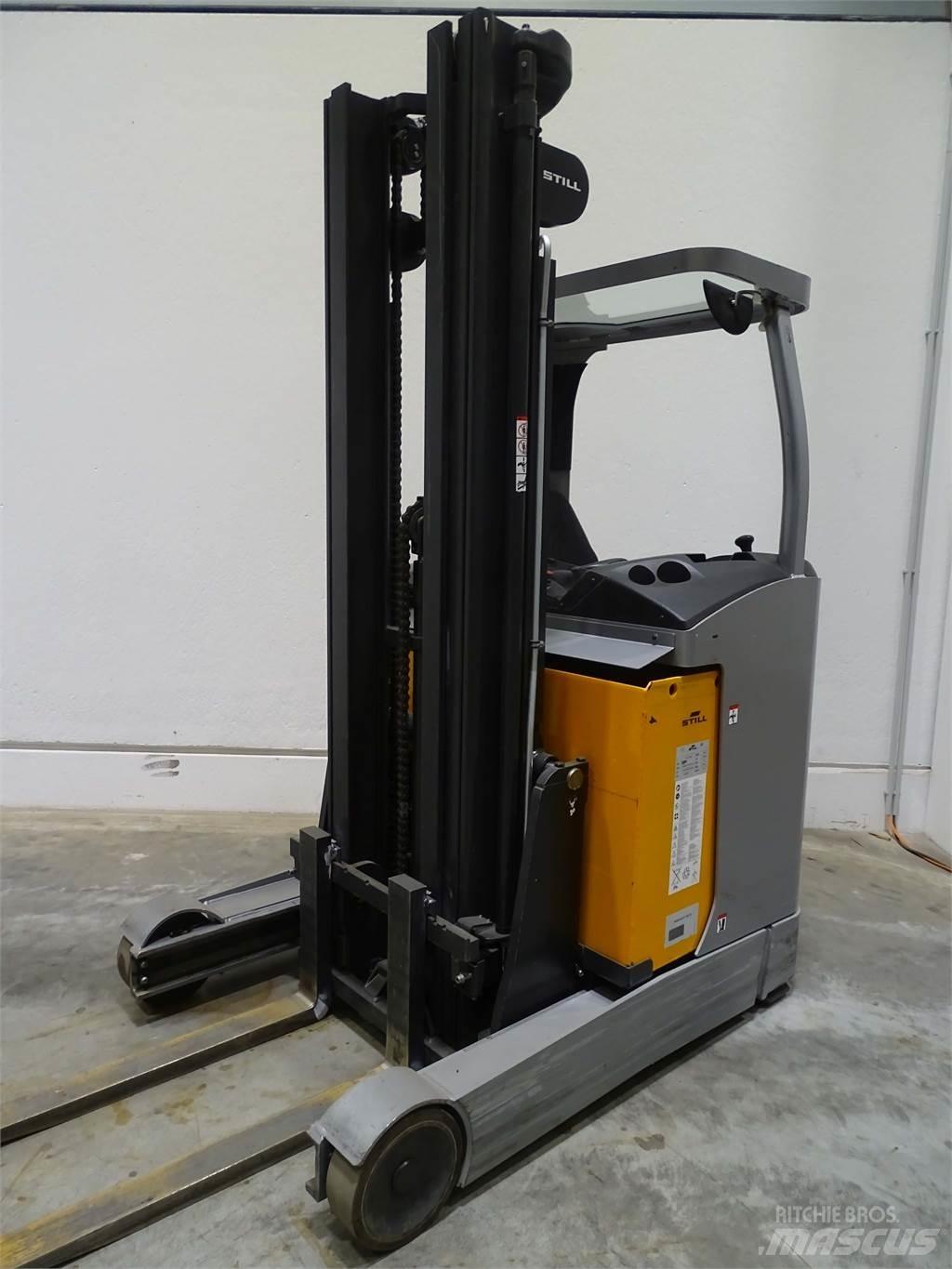 Still FM-X17 Reach truck