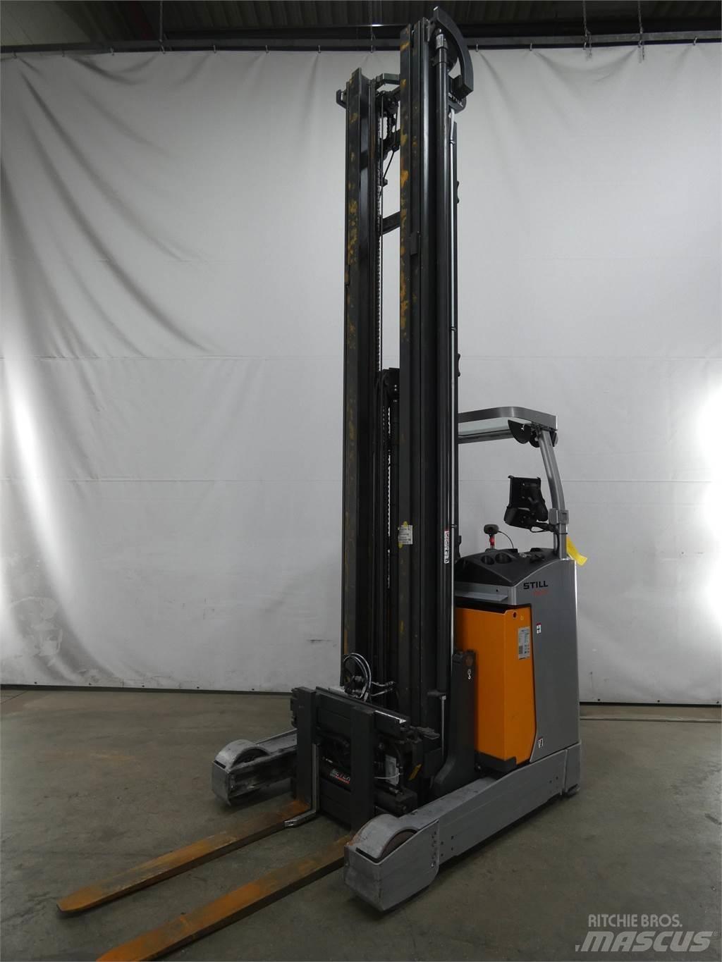 Still FM-X17 Reach truck