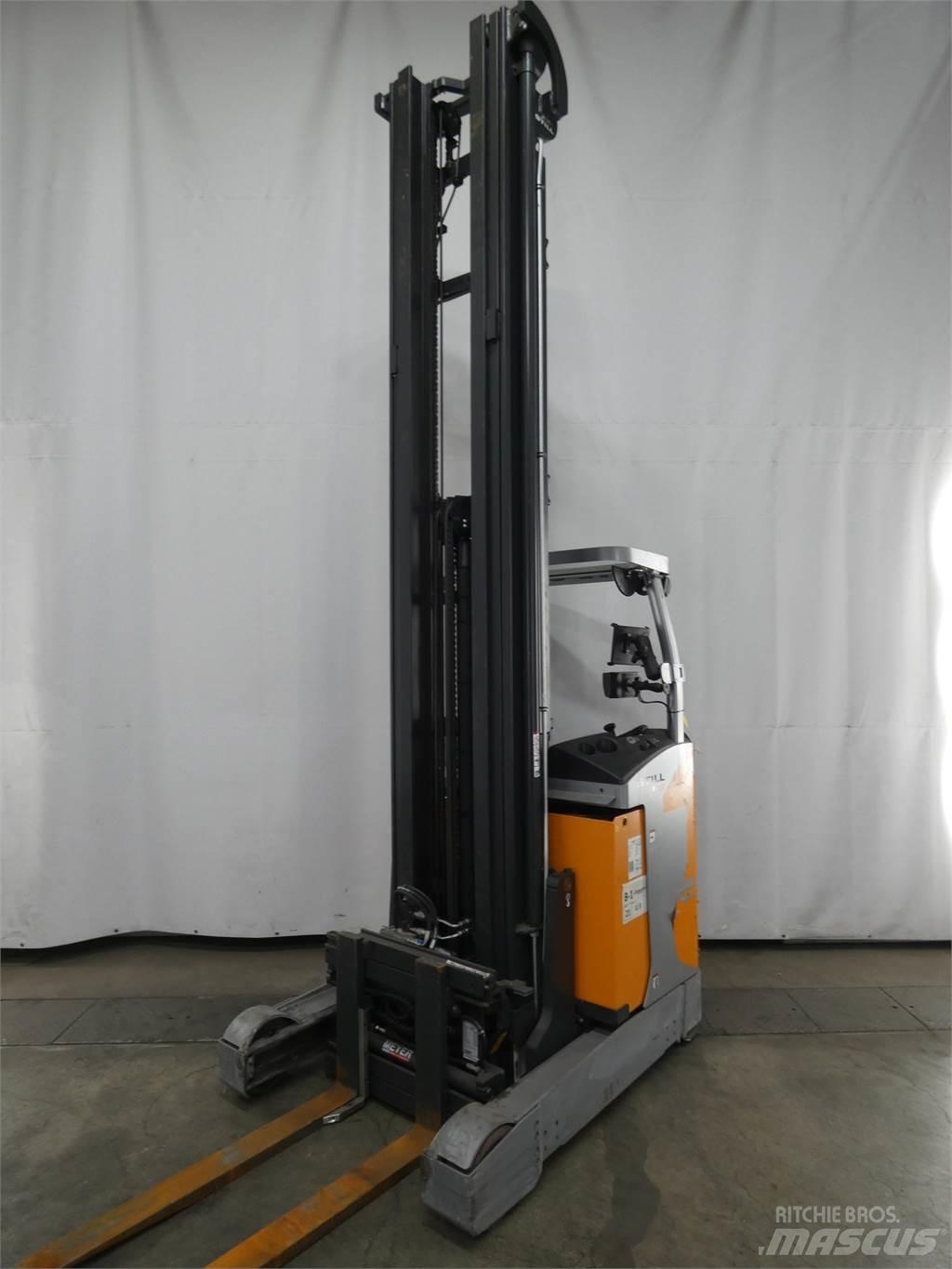 Still FM-X17 Reach truck