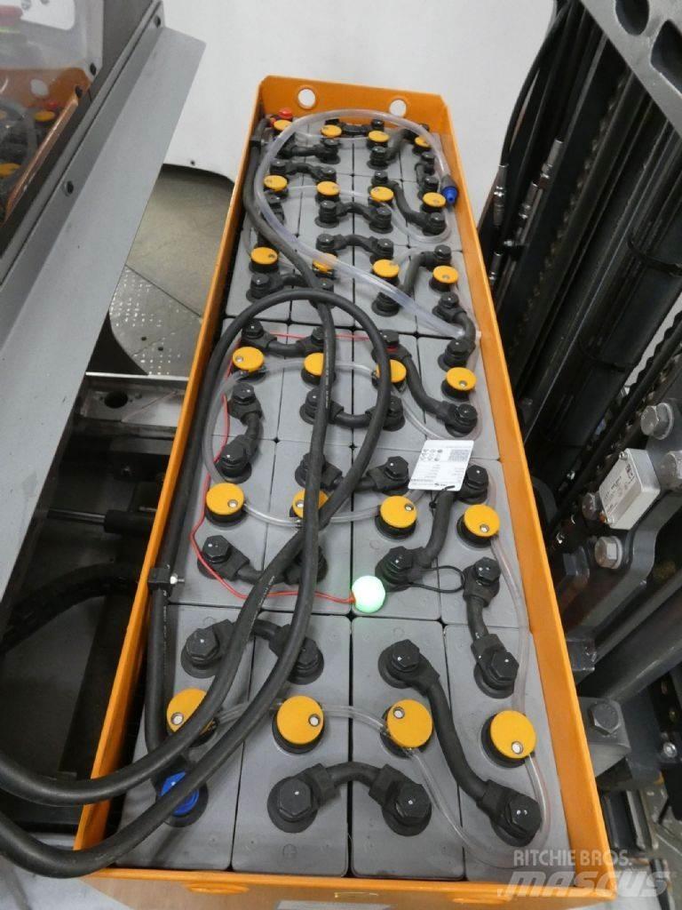 Still FM-X17 Reach truck