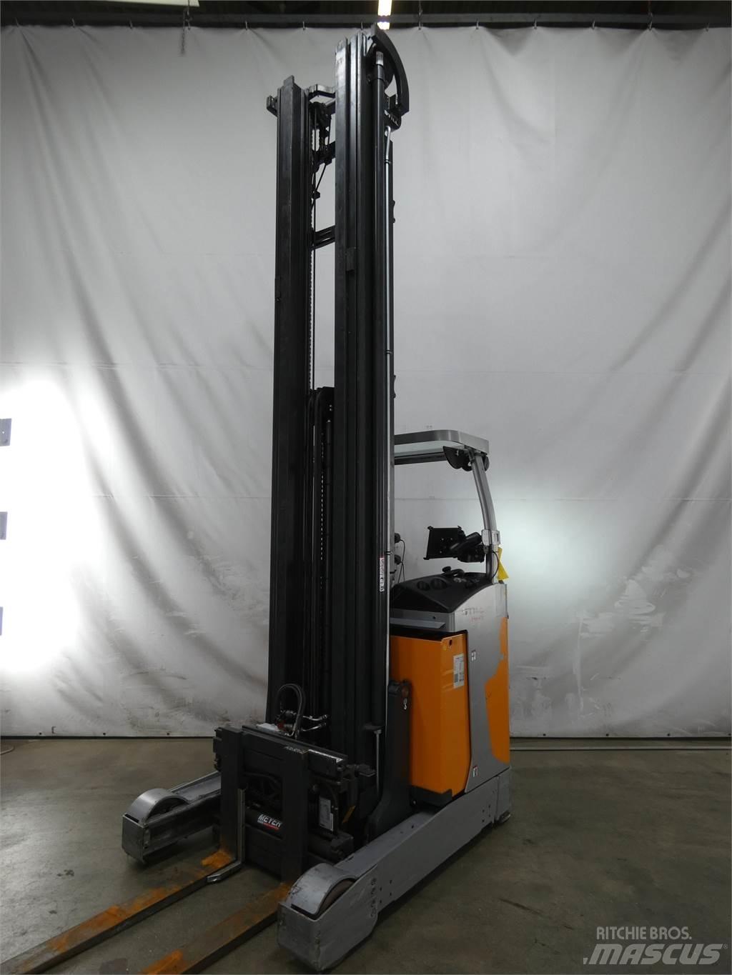 Still FM-X17 Reach truck