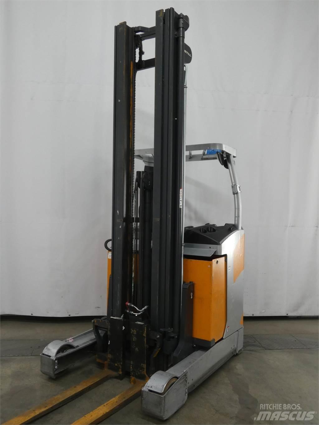 Still FM-X17 Reach truck