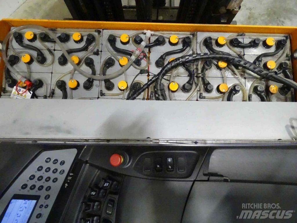 Still FM-X17 Reach truck