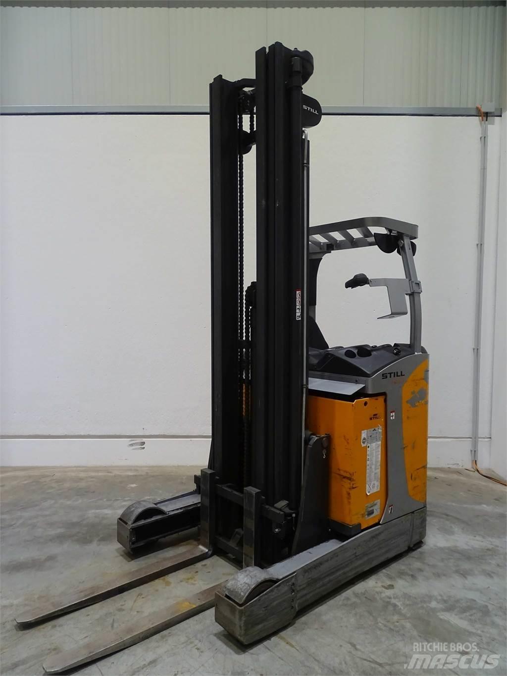 Still FM-X17 Reach truck