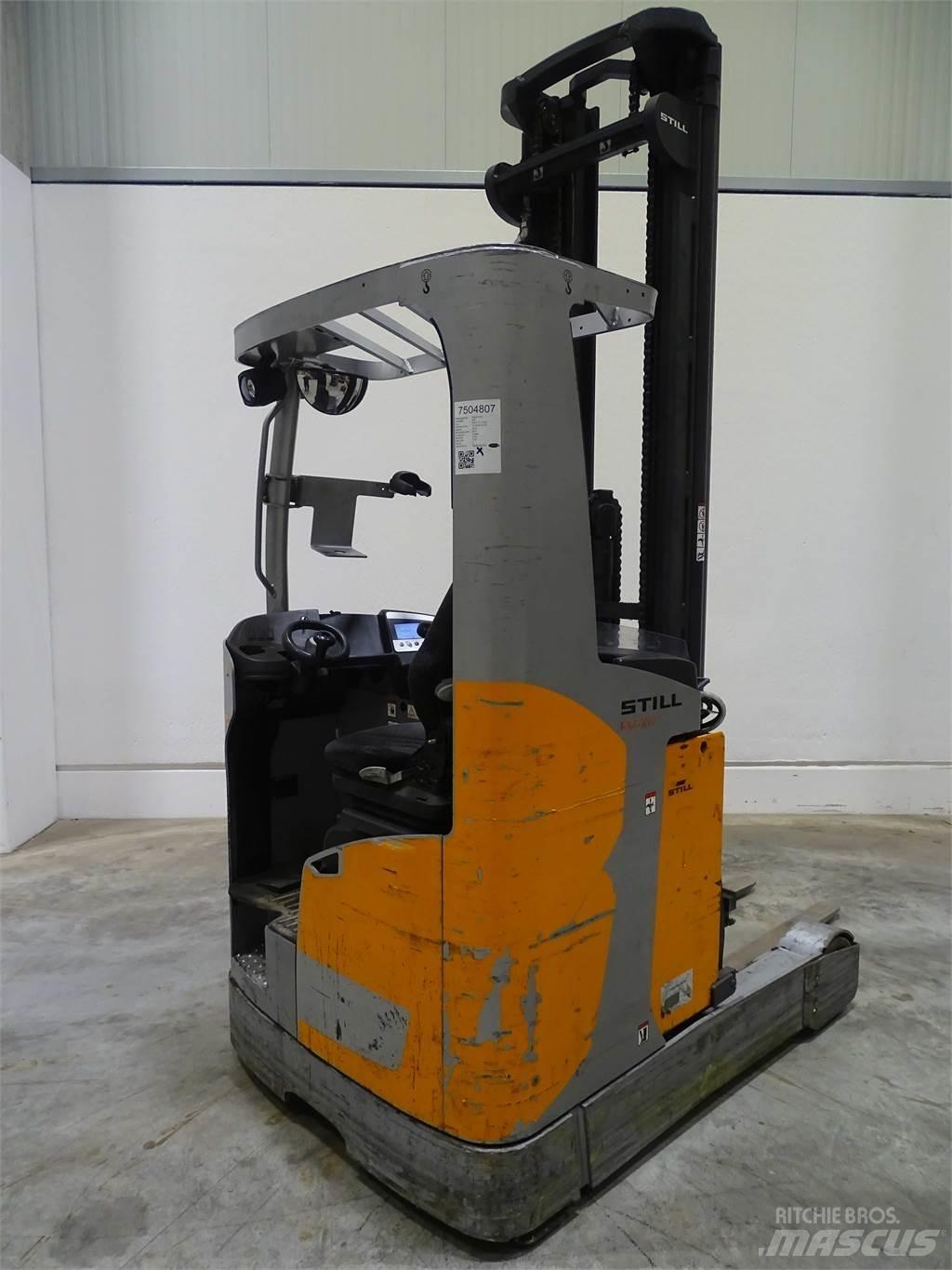 Still FM-X17 Reach truck