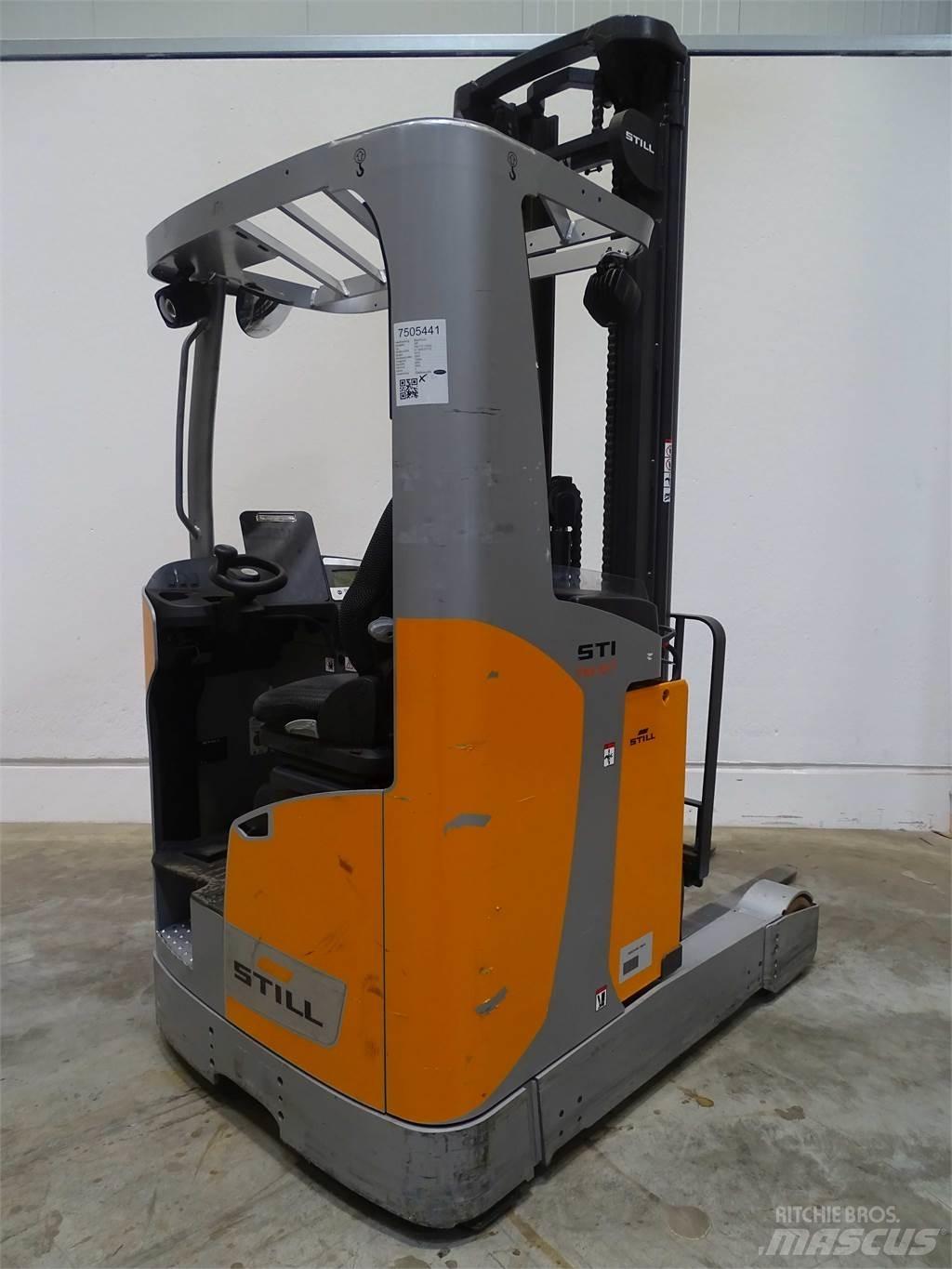 Still FM-X17 Reach truck