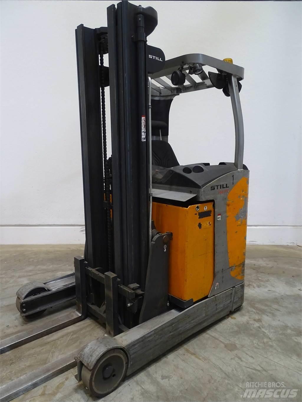 Still FM-X17 Reach truck