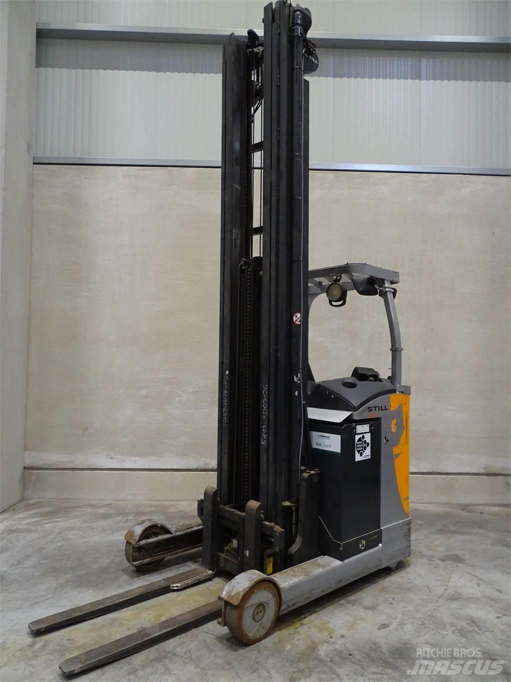 Still FM-X17 Reach truck