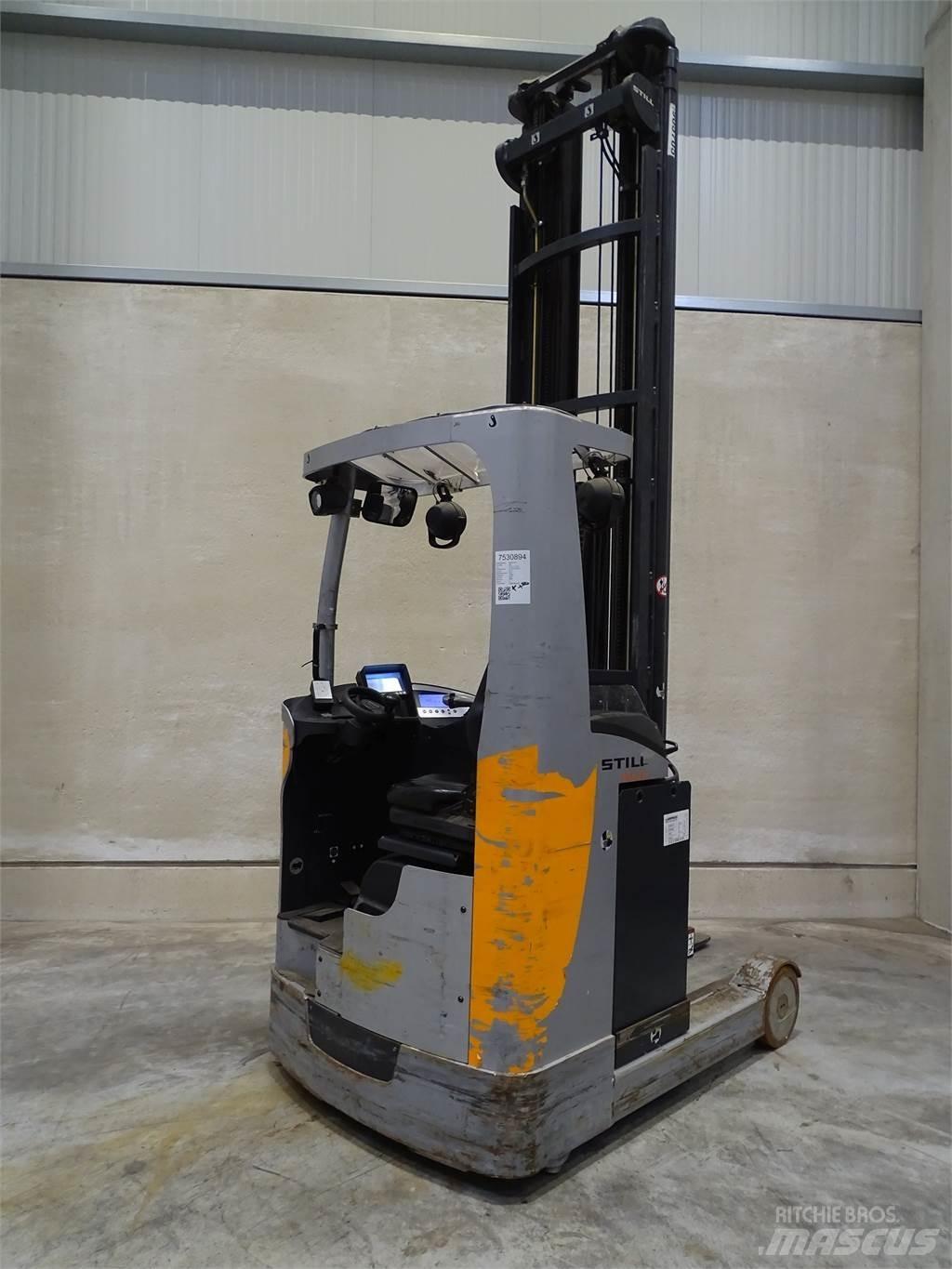 Still FM-X17 Reach truck
