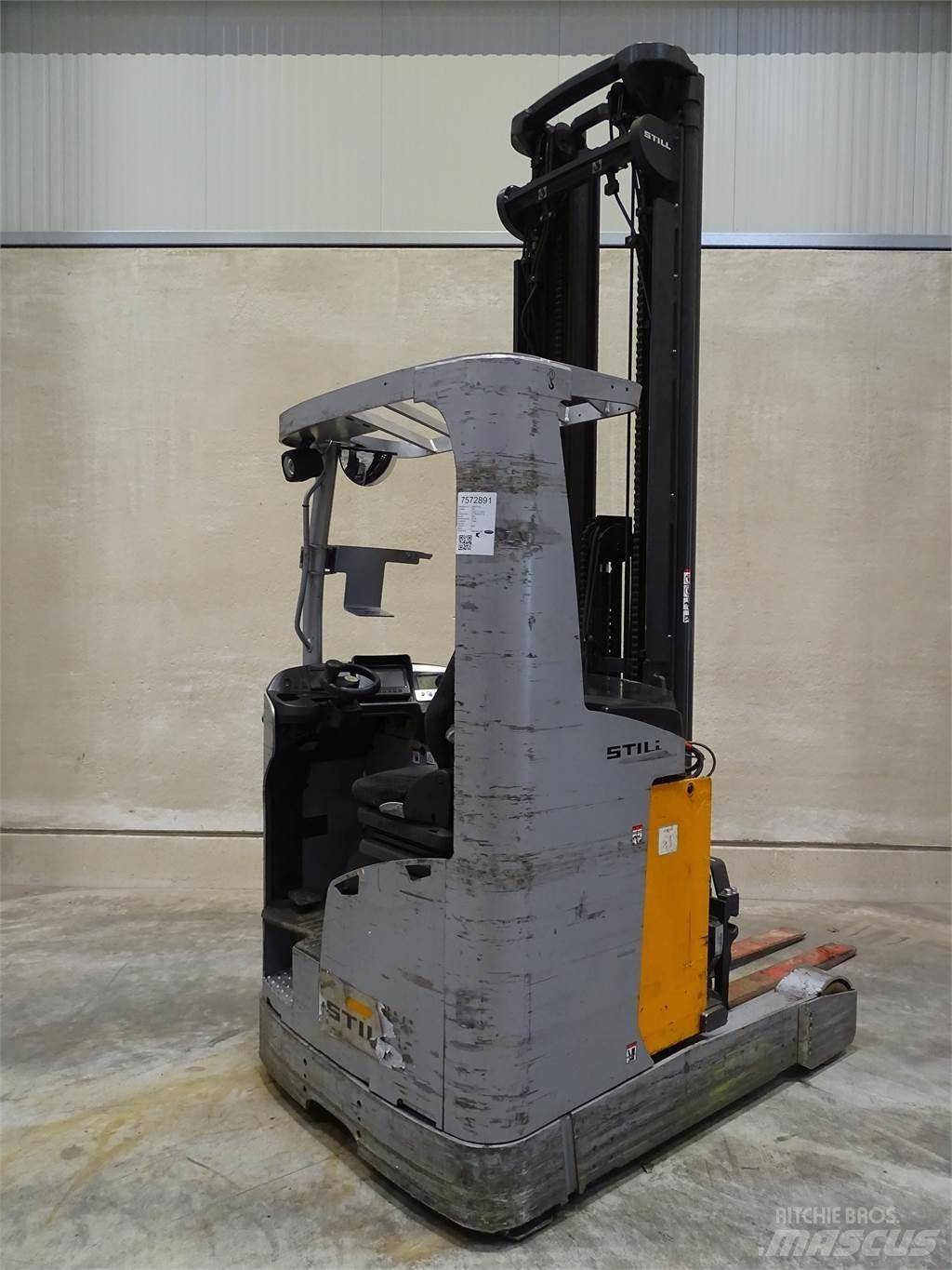 Still FM-X17 Reach truck