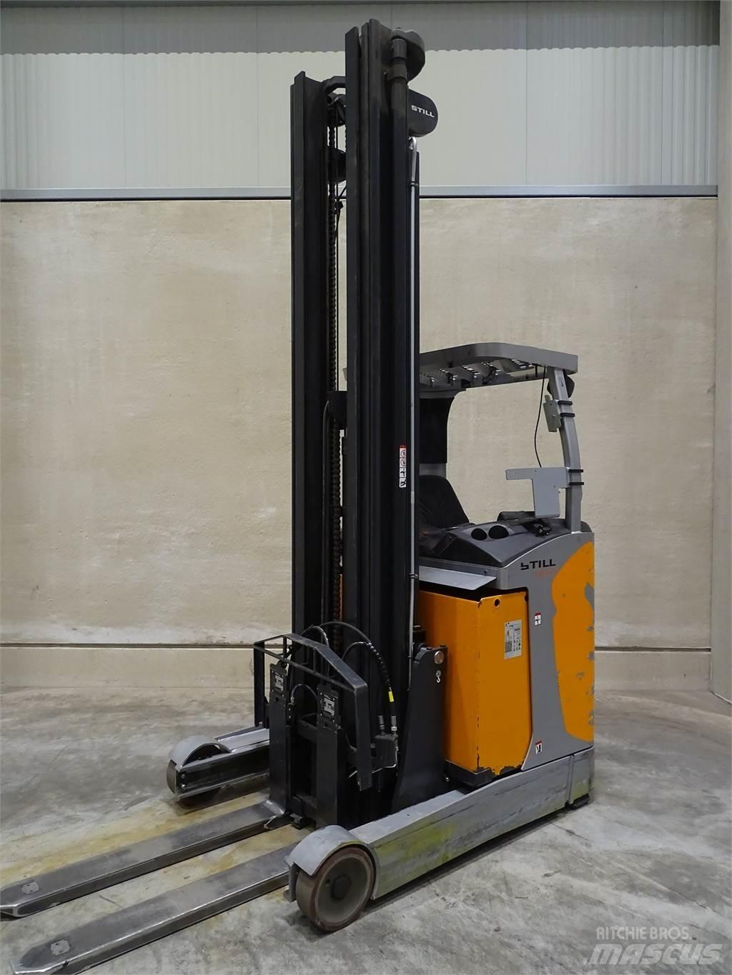 Still FM-X17 Reach truck