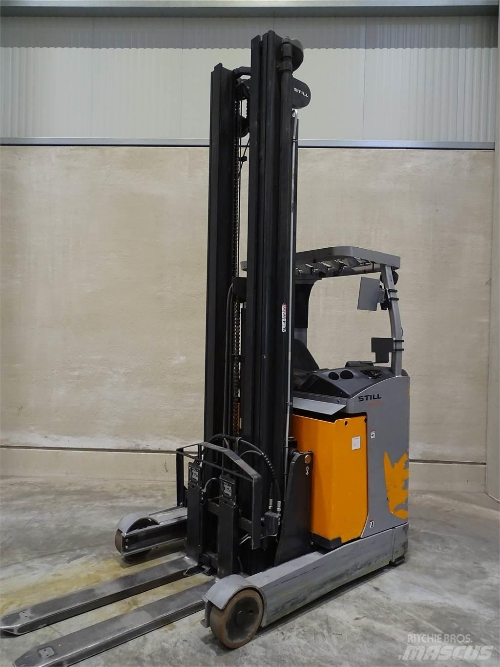 Still FM-X17 Reach truck